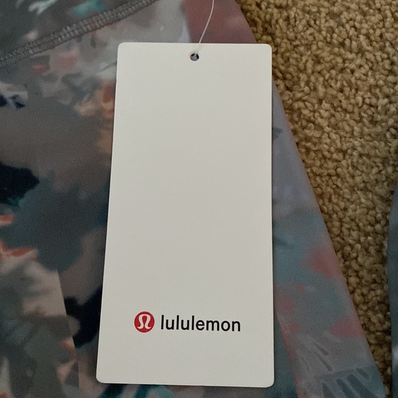 NWT Lululemon multi color leggings size 4 - Picture 2 of 3